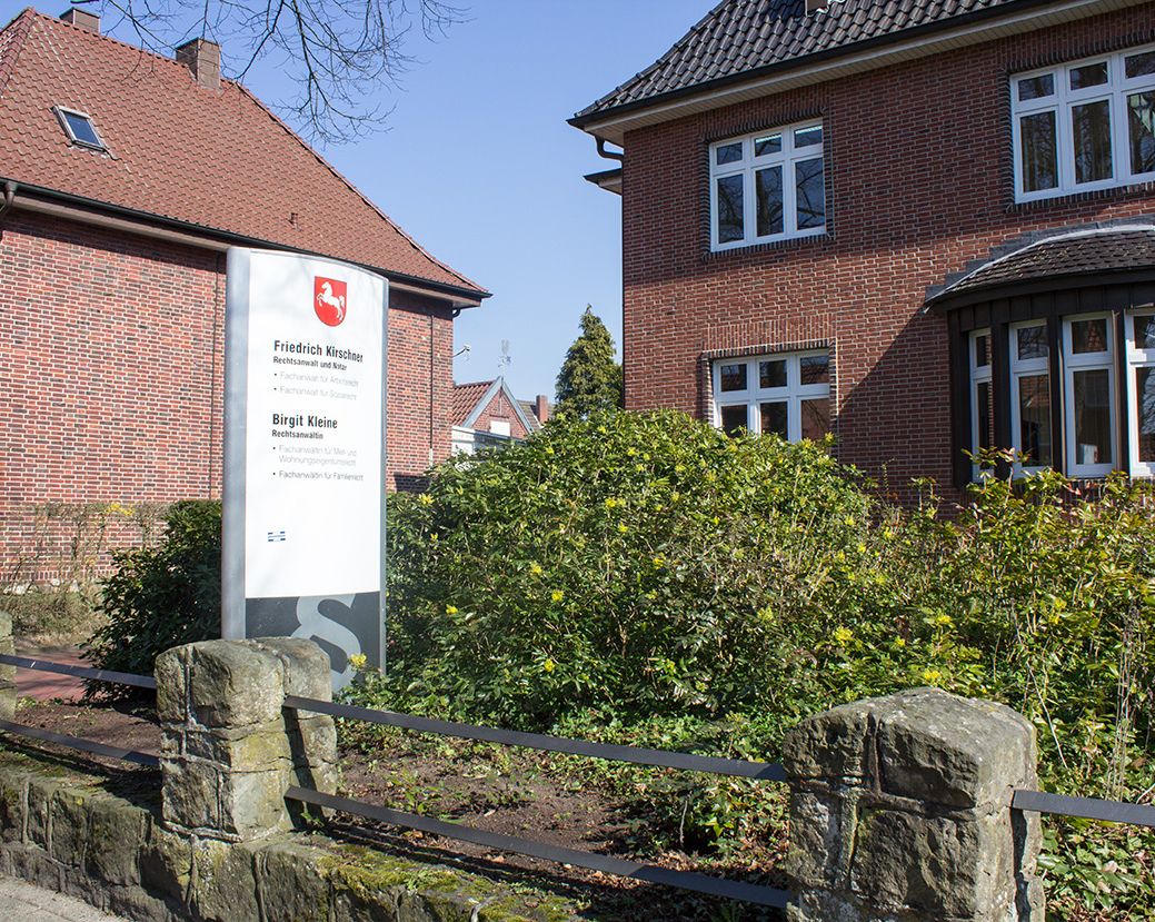 Rechtsanwälte & Notar Kirschner & Kleine in Meppen - Parkplätze im Hof